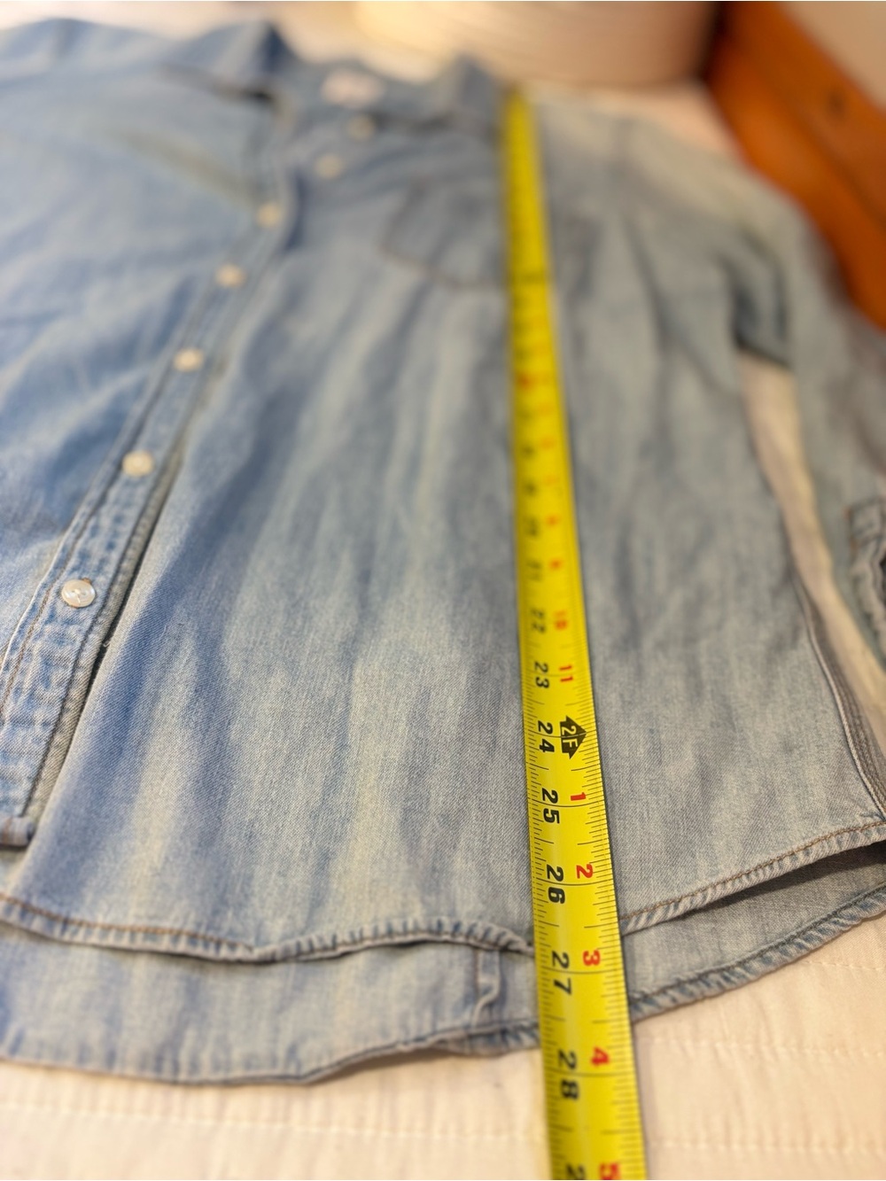 J.Crew Denim Perfect Fit Chambray Button-Down Shirt 100% Cotton Women's Large - Picture 7 of 7